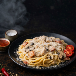 Паста с курицей и грибами